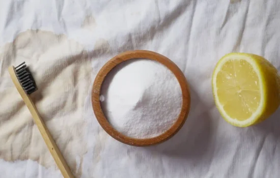 Hausmittel gegen Flecken im Bett